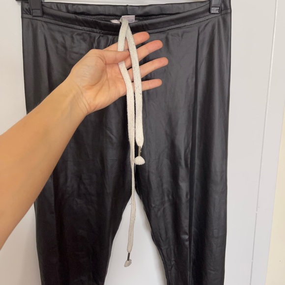 Sxciety Faux leather leggings - Picture 4 of 7